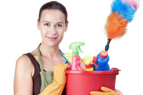 House cleaning service for a flat in E1 with attention to local access and compact spaces