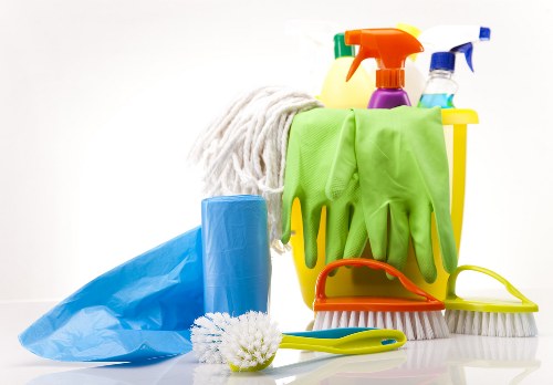 Professional domestic cleaning for kitchens and bathrooms in an E1 property